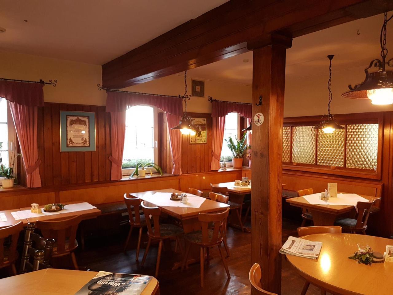 Landgasthof "Zur Linde" Irmelshausen Екстер'єр фото