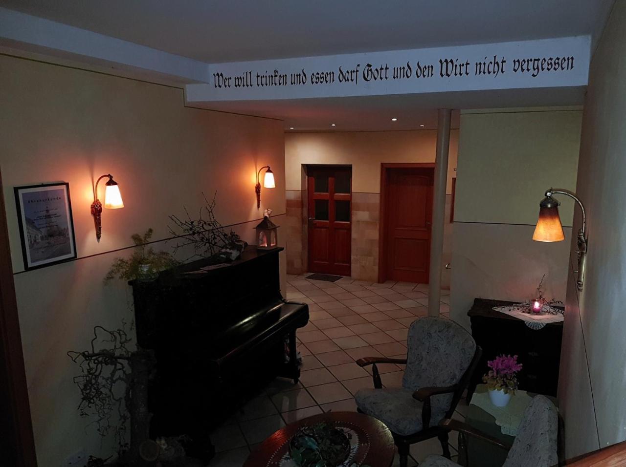 Landgasthof "Zur Linde" Irmelshausen Екстер'єр фото