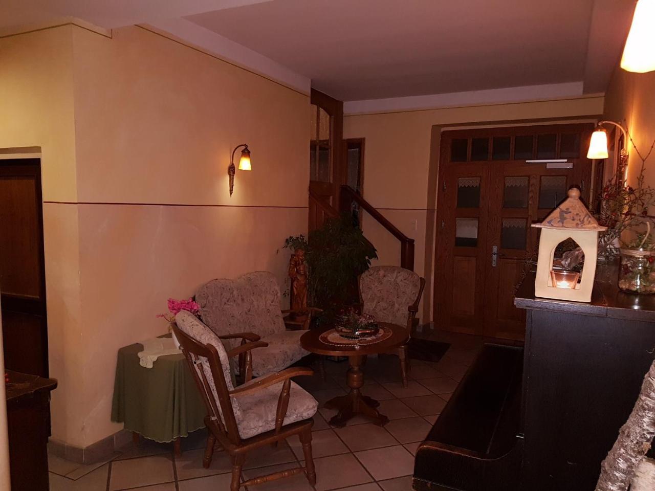 Landgasthof "Zur Linde" Irmelshausen Екстер'єр фото