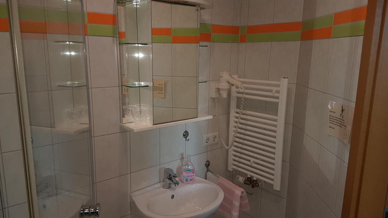 Landgasthof "Zur Linde" Irmelshausen Екстер'єр фото