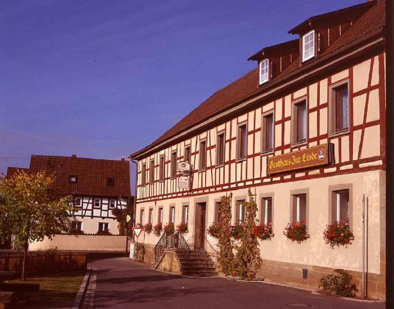 Landgasthof "Zur Linde" Irmelshausen Екстер'єр фото